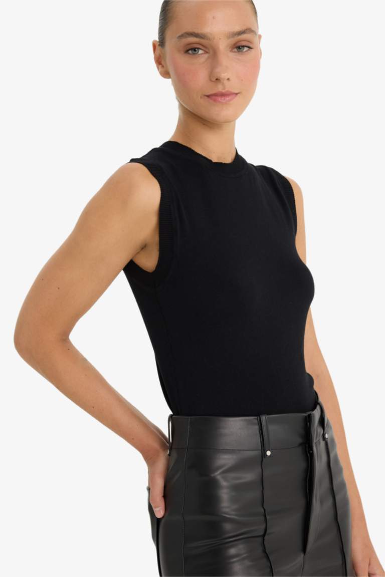 Slim Fit Knitwear Crew Neck Tank Top