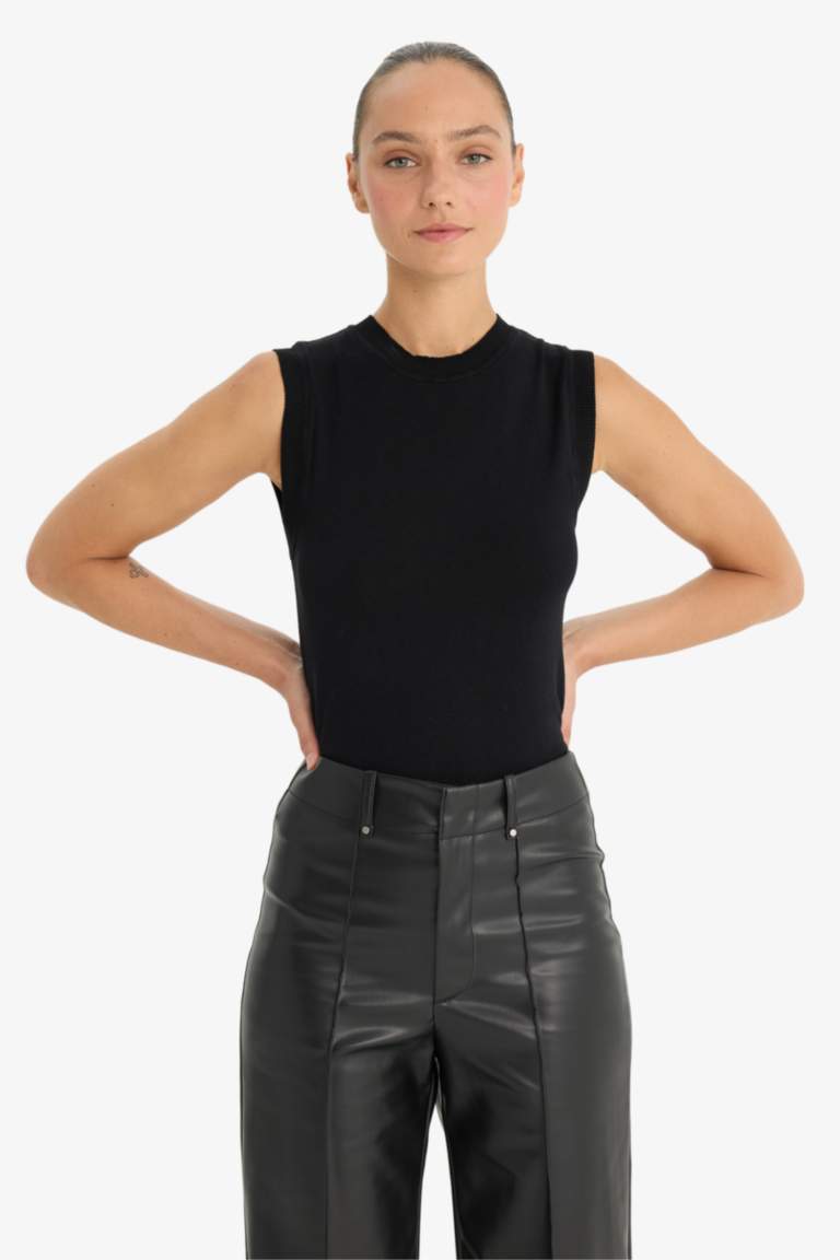 Slim Fit Knitwear Crew Neck Tank Top