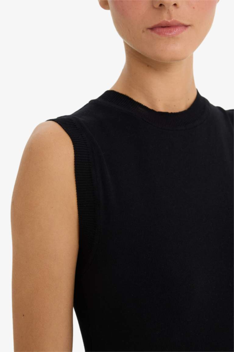 Slim Fit Knitwear Crew Neck Tank Top