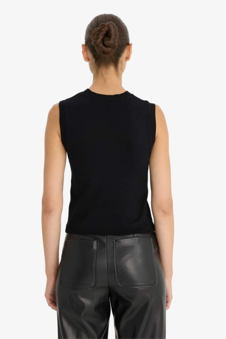 Slim Fit Knitwear Crew Neck Tank Top