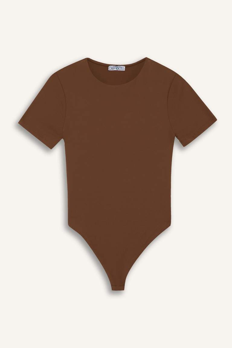 Bisiklet Yaka Kısa Kollu Tişört