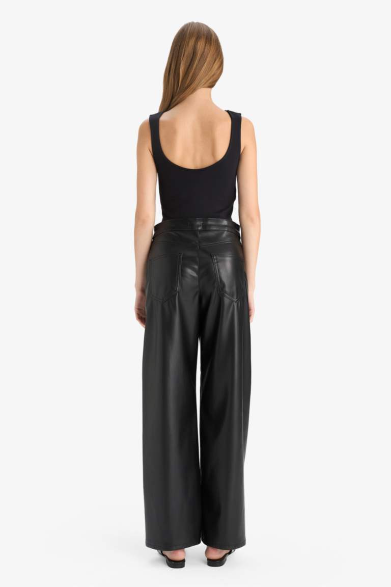 Брюки Wide Leg с молнией, стандартной длины, из искусственной кожи, с нормальной посадкой