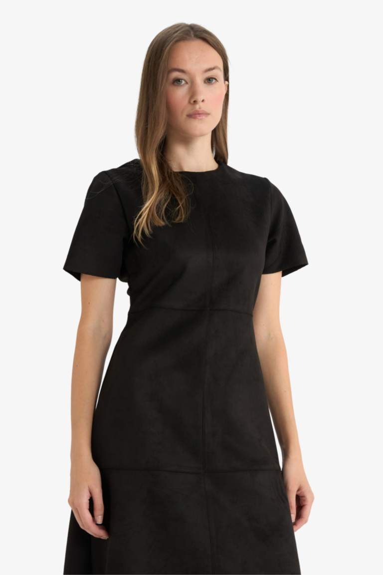 فستان ميدي شمواه بقصة A بياخة مدورة