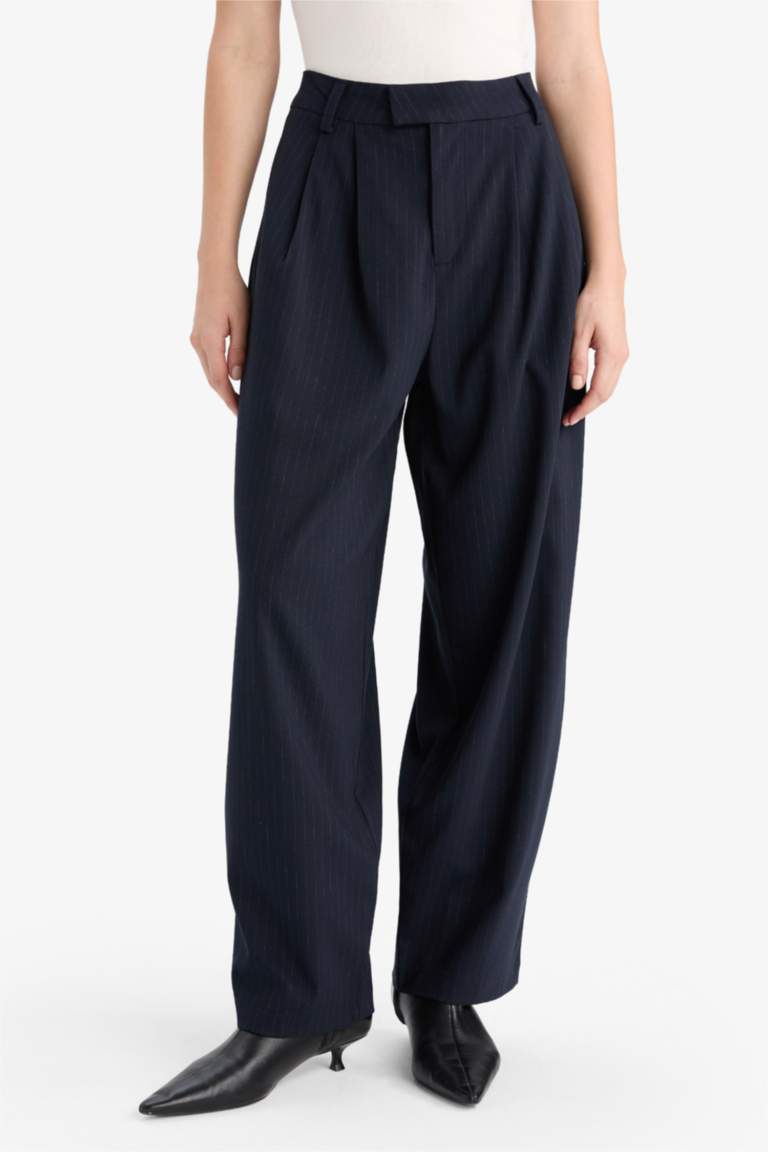 Barrel Fit Half Zippered Ankle Length Trousers