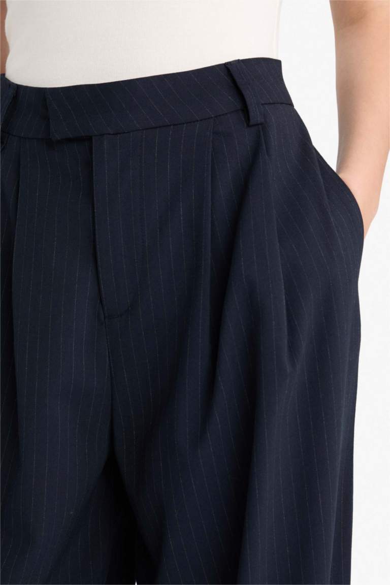 Barrel Fit Half Zippered Ankle Length Trousers