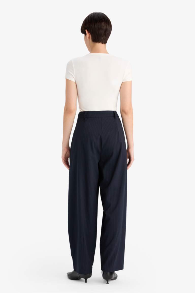 Barrel Fit Half Zippered Ankle Length Trousers