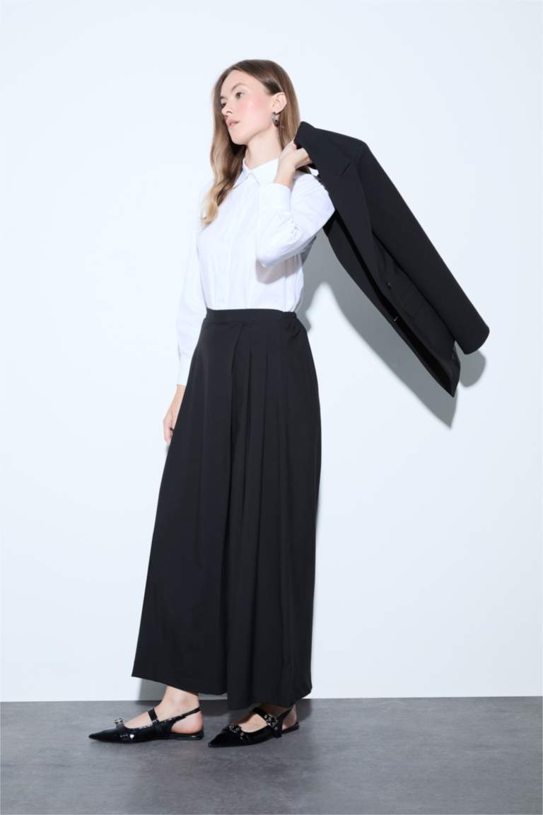 Regular Fit Wide Leg Woven Trousers