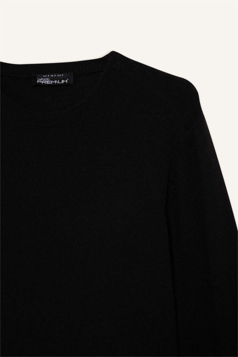 بلوز تريكو قصة عادية بياخة مستديرة من مزيج الصوف