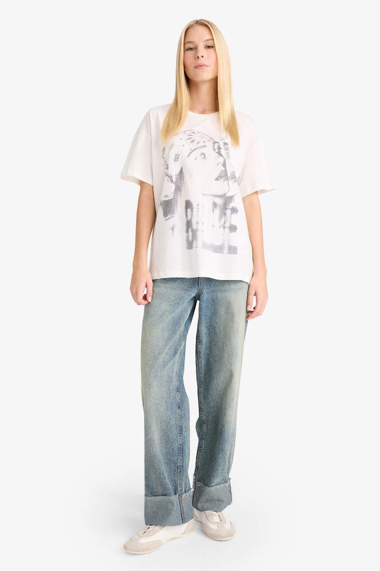 Оверсайз футболка с принтом на спине и короткими рукавами