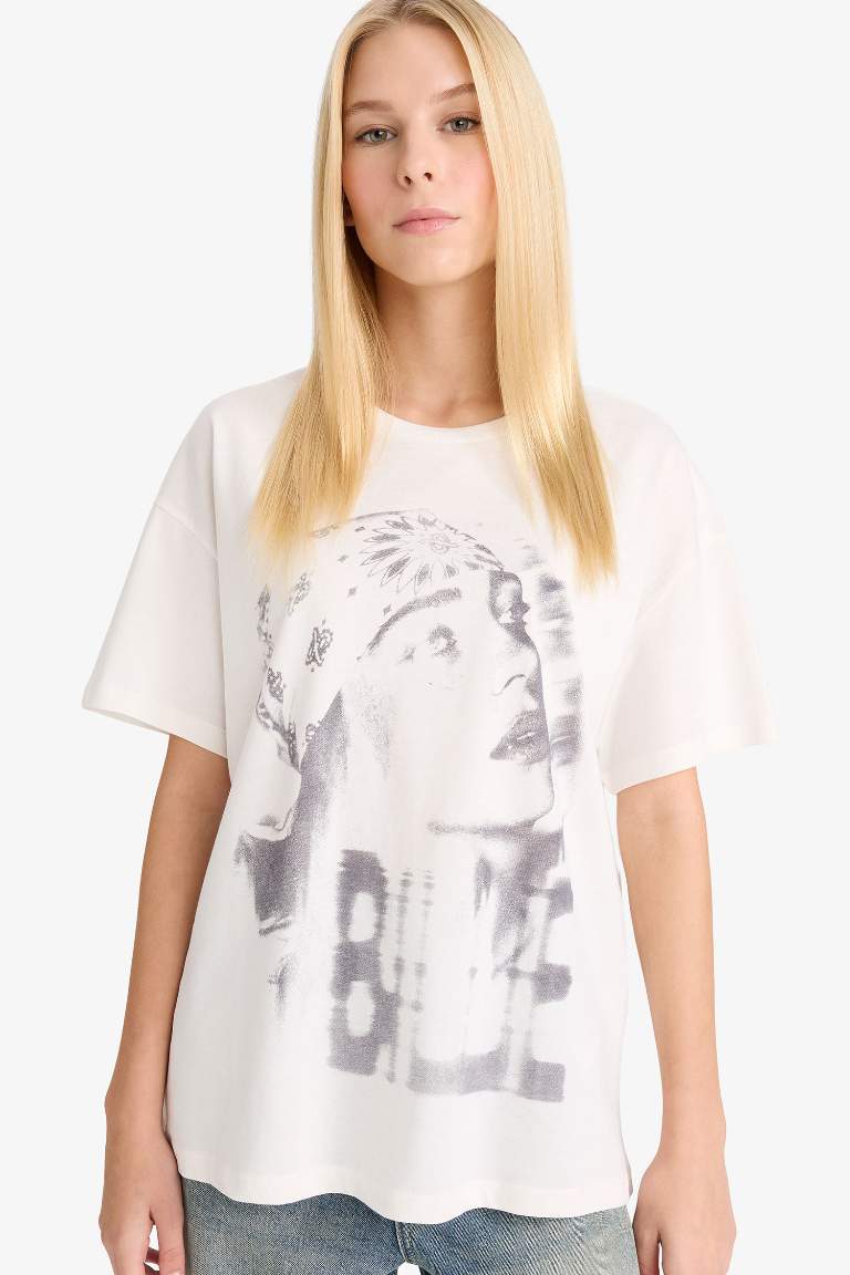 Оверсайз футболка с принтом на спине и короткими рукавами