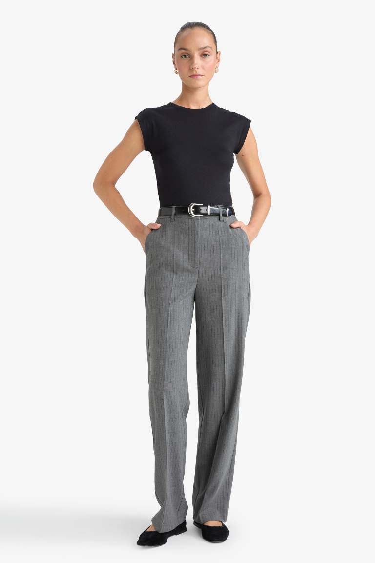 Приталенная футболка Premium Slim Fit с узкими штанинами, круглым вырезом, из модала и коротким рукавом