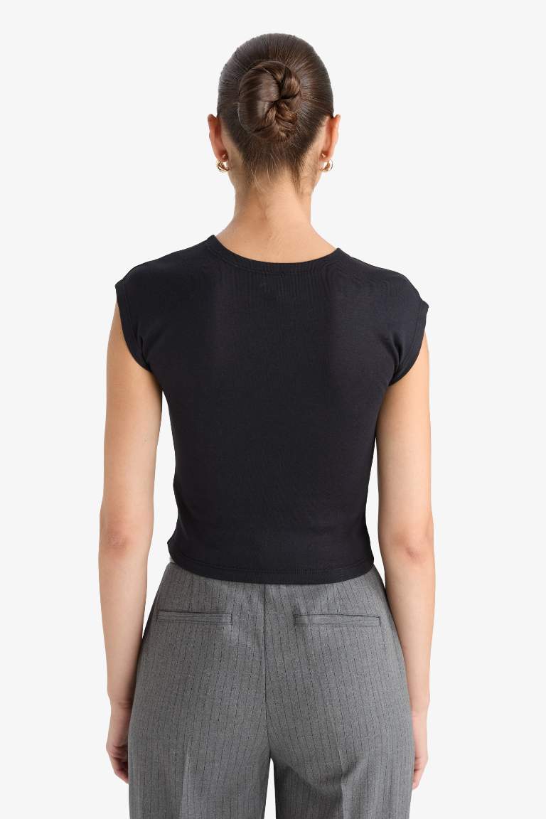 Приталенная футболка Premium Slim Fit с узкими штанинами, круглым вырезом, из модала и коротким рукавом