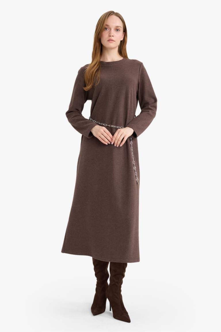 Regular Fit Bisiklet Yaka Uzun Kollu Kemerli Maxi Elbise