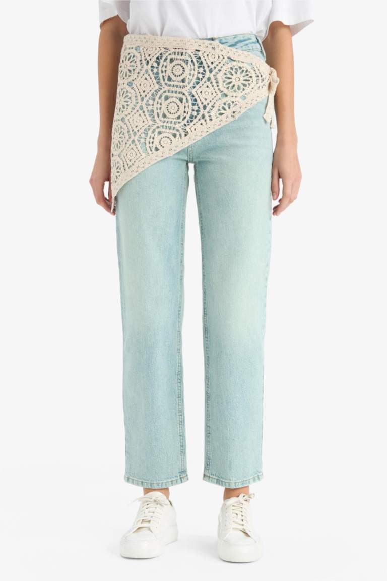 Comfort Straight Regular Waist Embroidered Ankle Length Jeans
