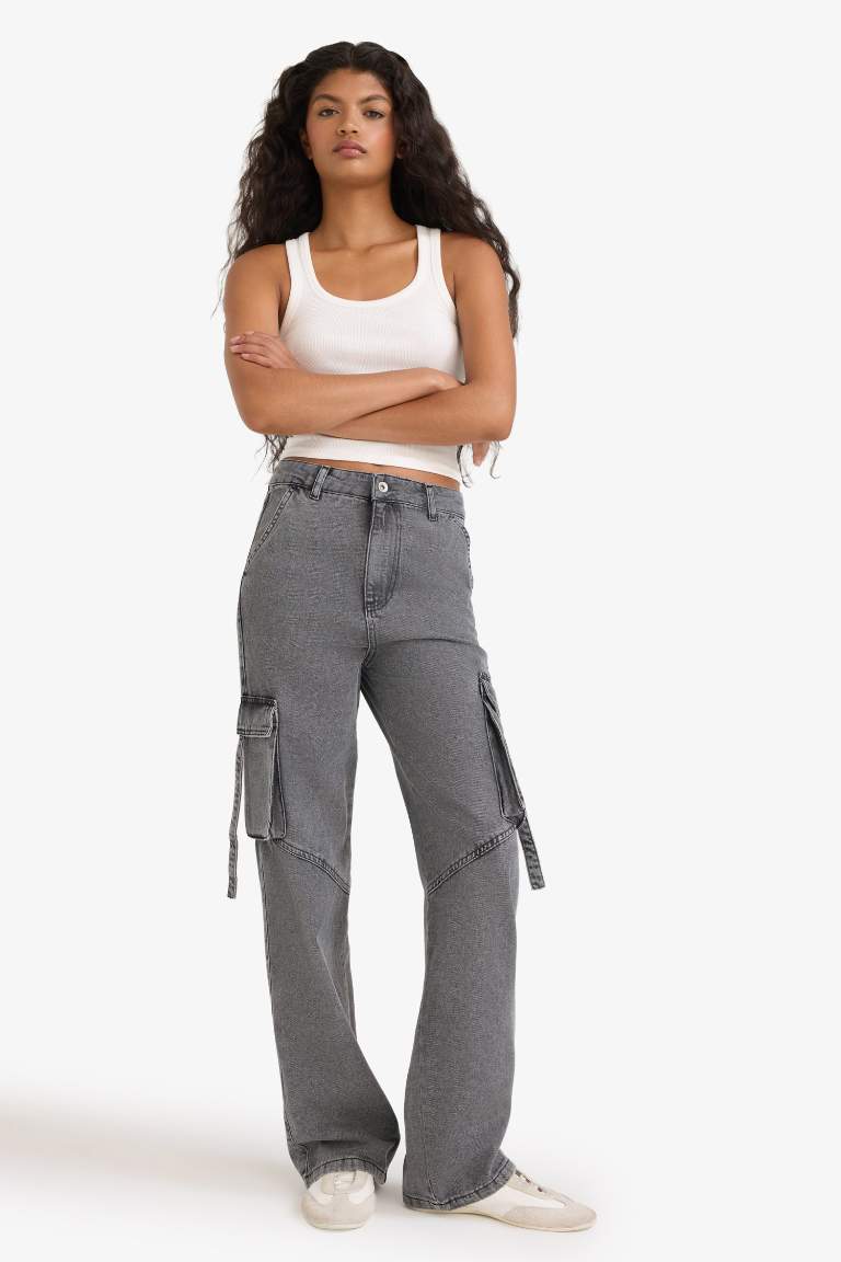 Wide Leg High Waist Straight Leg Cargo Jeans