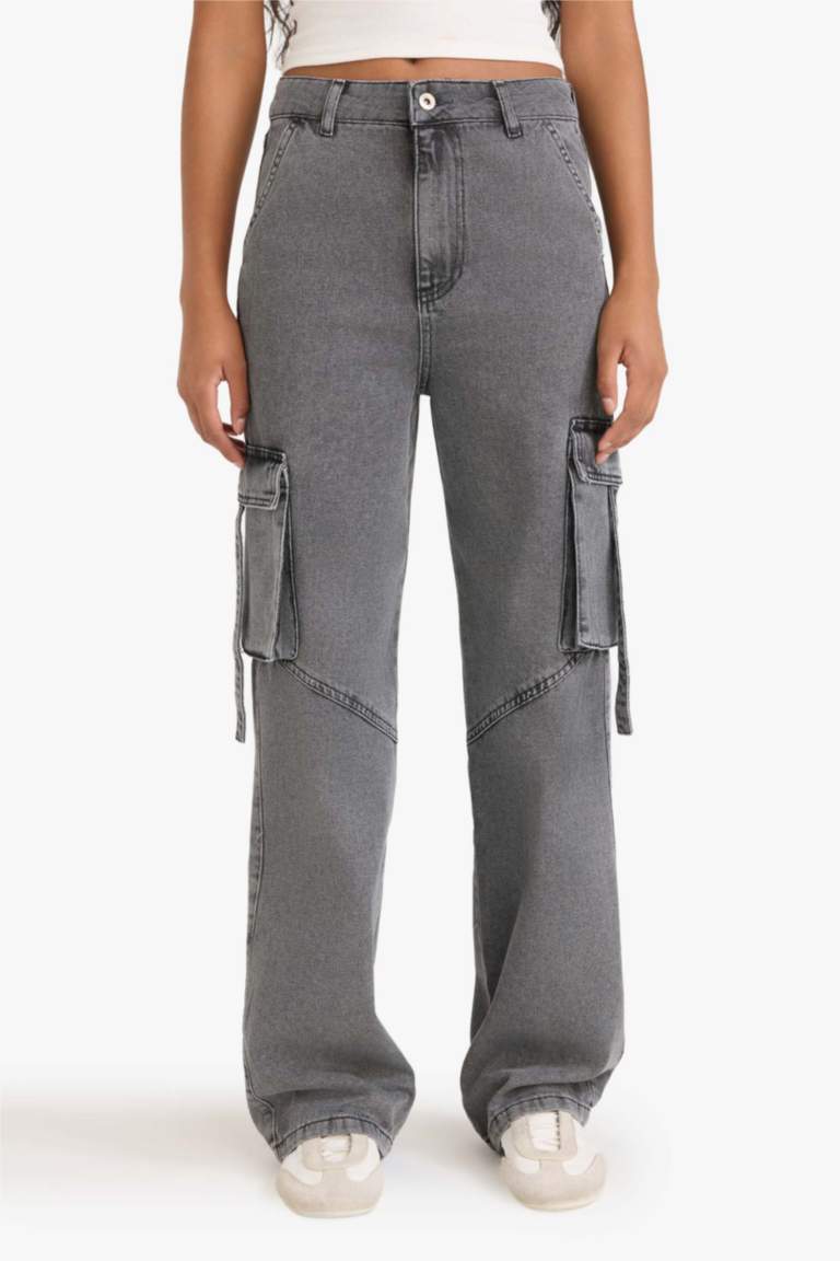 Wide Leg High Waist Straight Leg Cargo Jeans