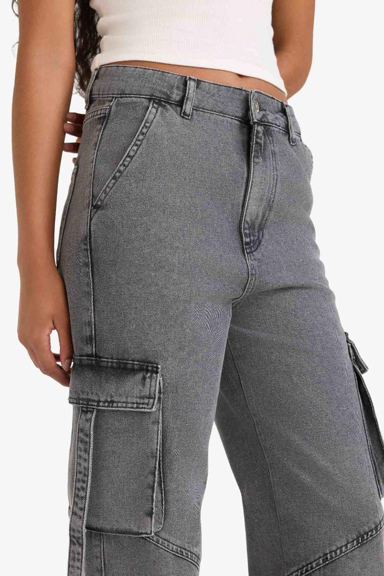 Wide Leg High Waist Straight Leg Cargo Jeans