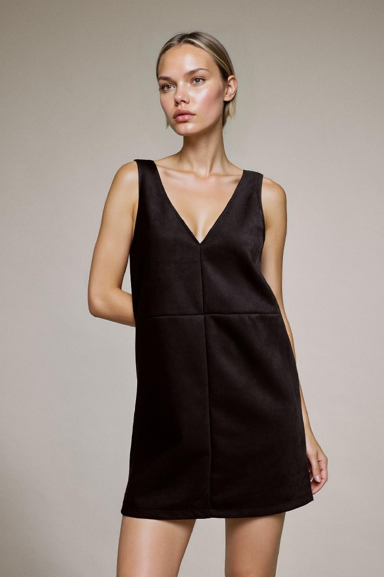 V Yaka Kalın Askılı Süet Mini Elbise