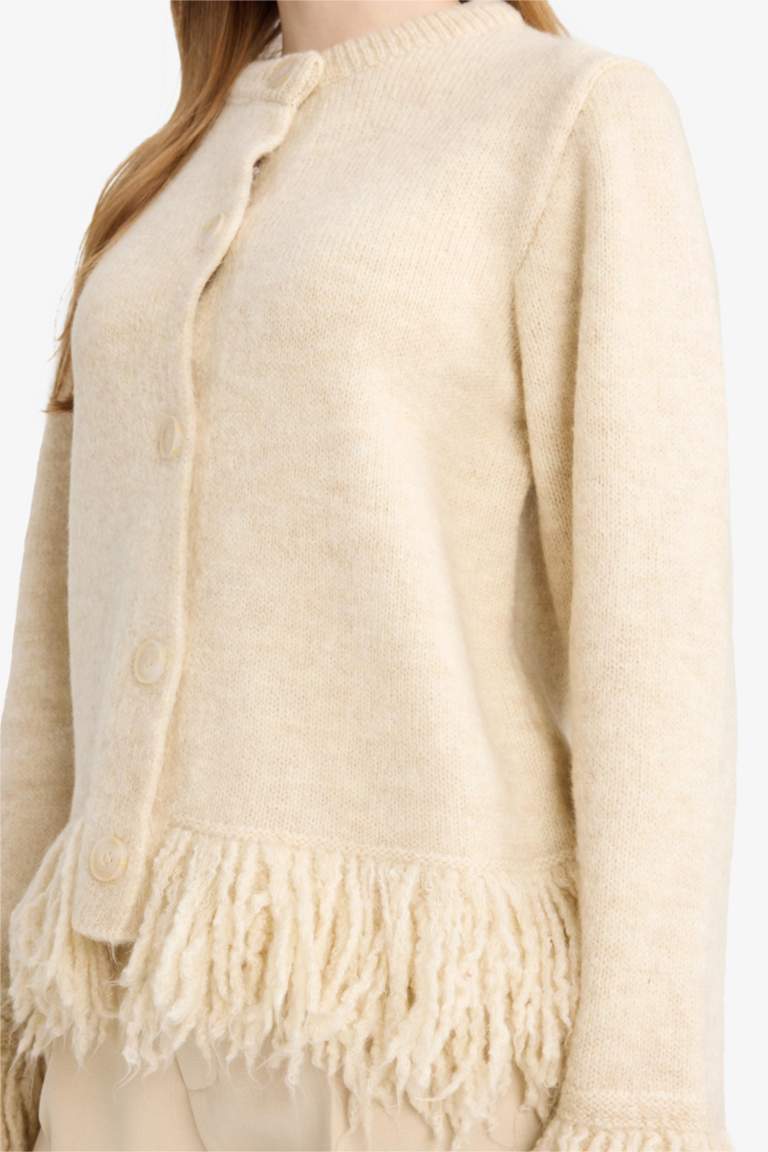 Regular Fit Bisiklet Yaka Püsküllü Düğmeli Triko Hırka