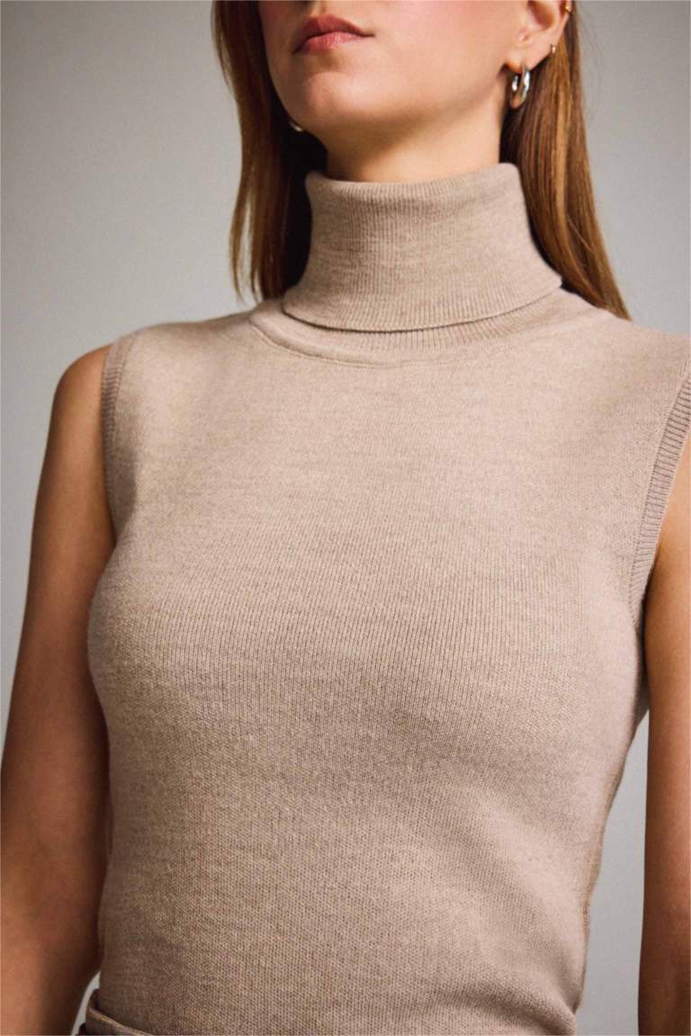 بلوزة كت بيزك سادة هاينك