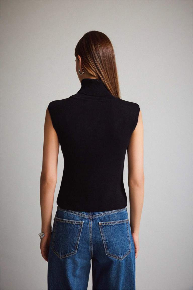 بلوزة كت بيزك سادة هاينك