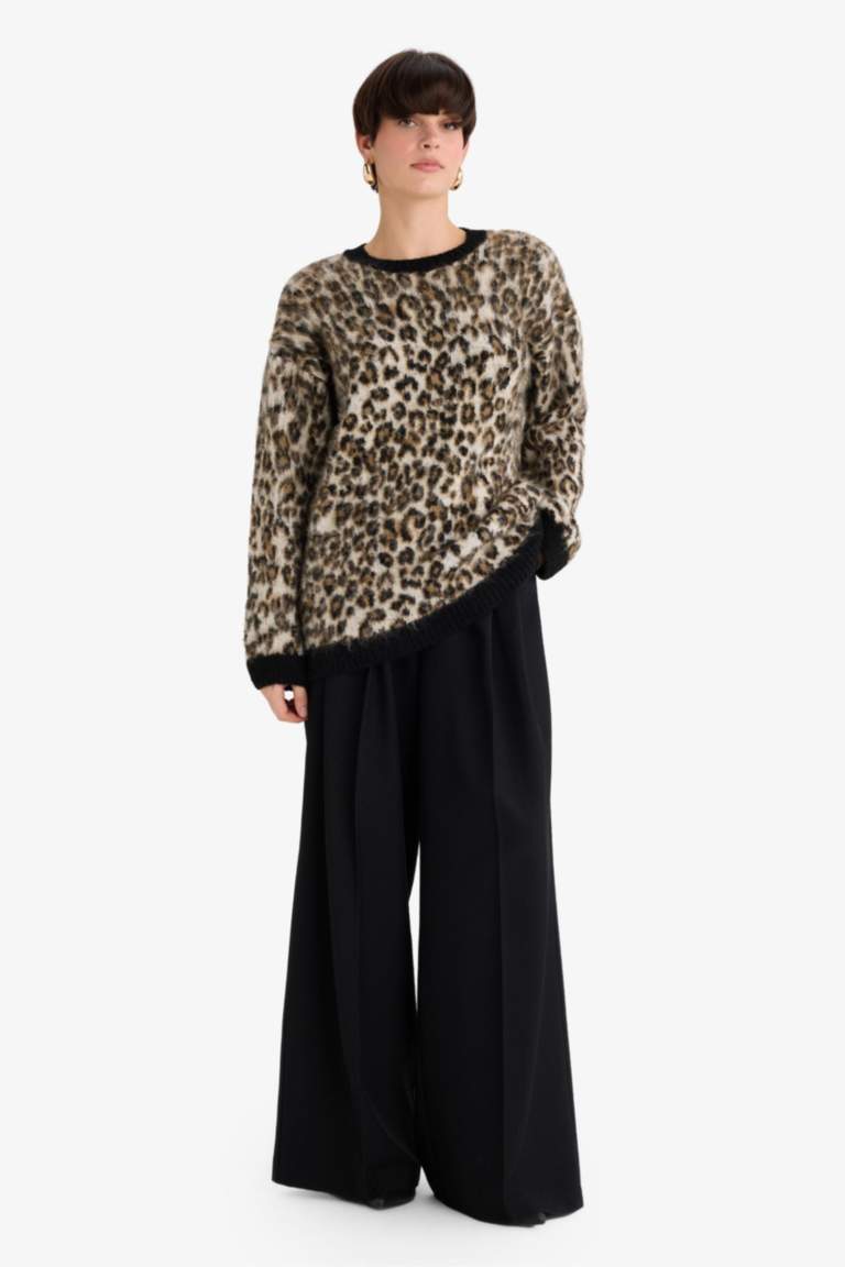 Oversize Geniş Kalıp Bisiklet Yaka Leopar Desenli Triko Kazak