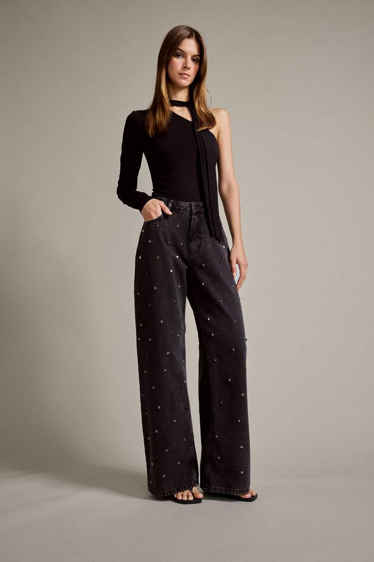 Relax Fit Geniş Paça Taşlı Jean Pantolon