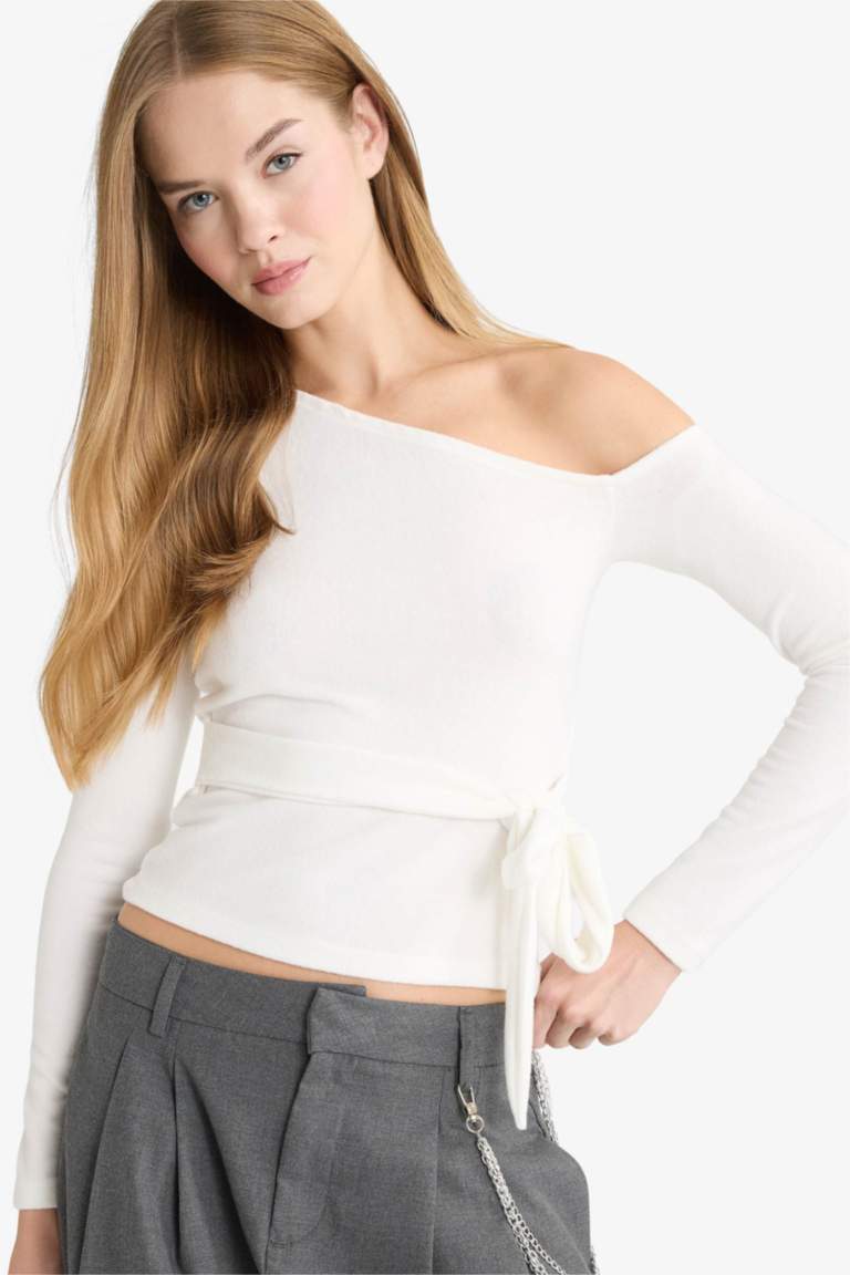 Обтягивающая футболка с длинным рукавом на одно плечо