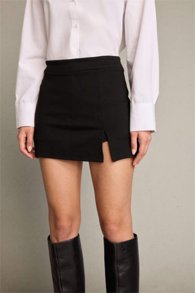 تنورة شورت قصير سليم فيت