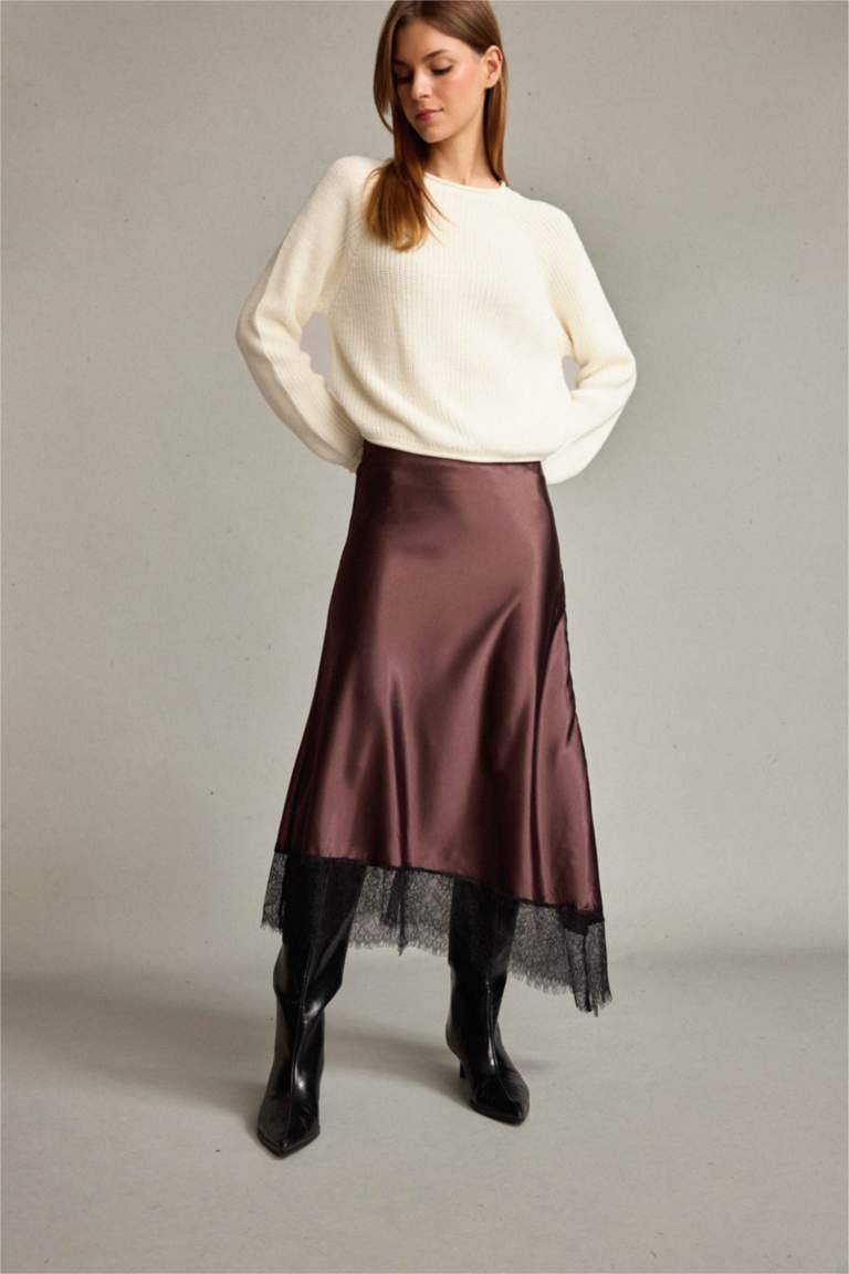 Normal Bel Dantel Detaylı Saten Midi Etek