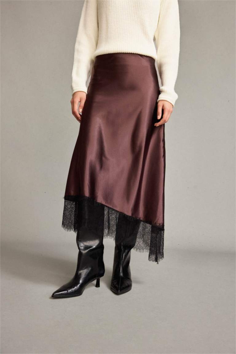 Normal Bel Dantel Detaylı Saten Midi Etek