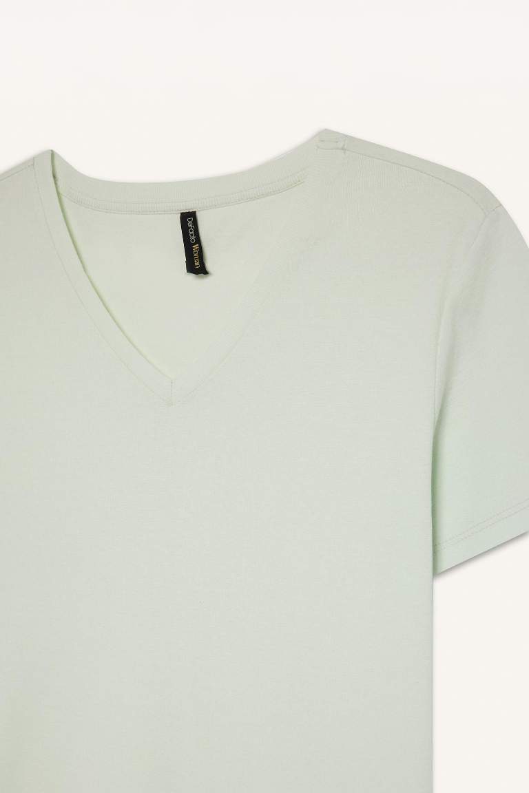 Slim Fit Dar Kesim V Yaka Basic Düz Ribana Kısa Kollu Tişört