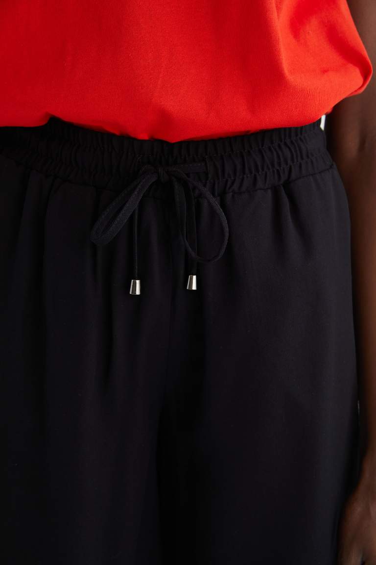 Relax Fit Tie Waist Mini Short