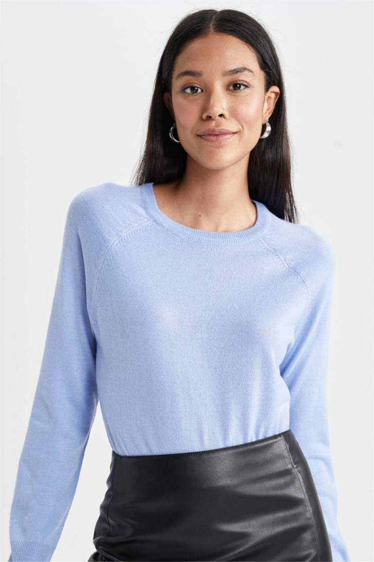 Misty Blue Relaxed Boyfriend Fit Crew Neck Sweater main image 0