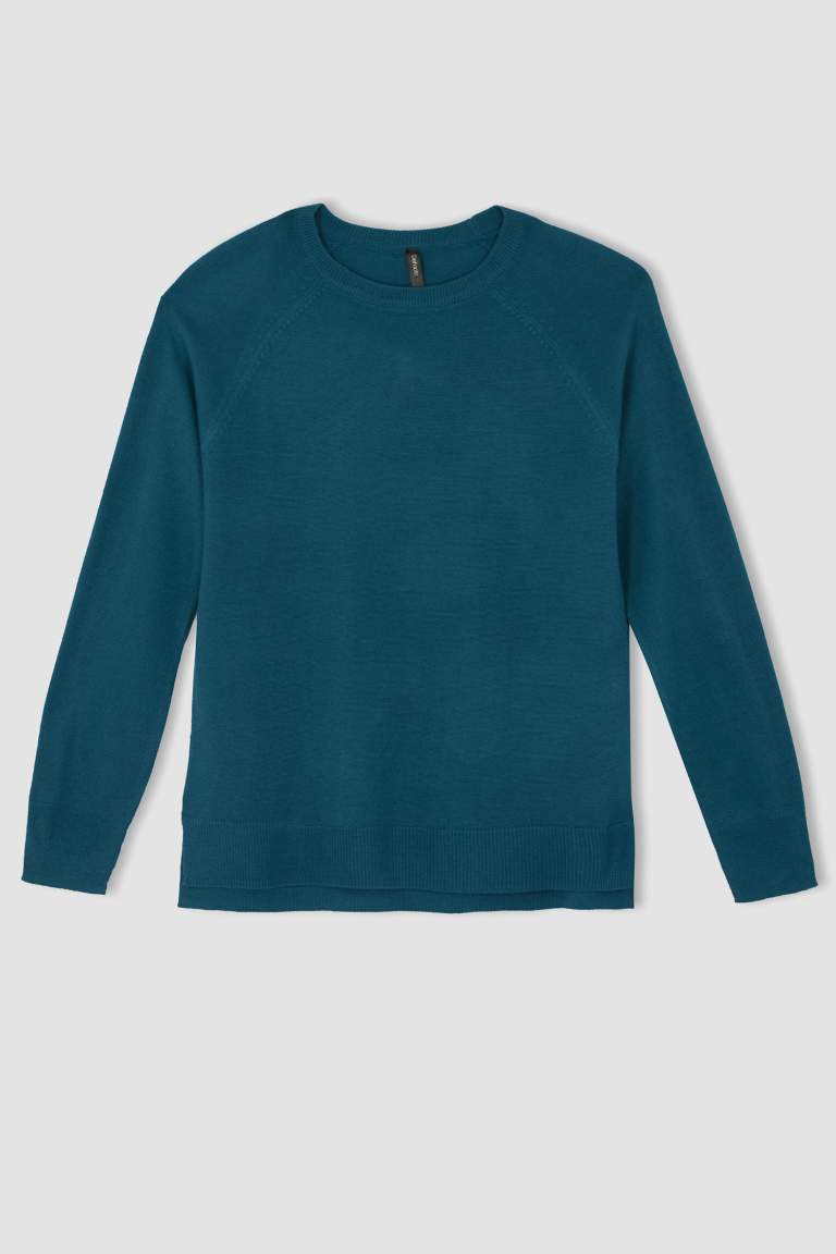 Green WOMAN Relax Fit Crew Neck Sweater 2449082 | DeFacto