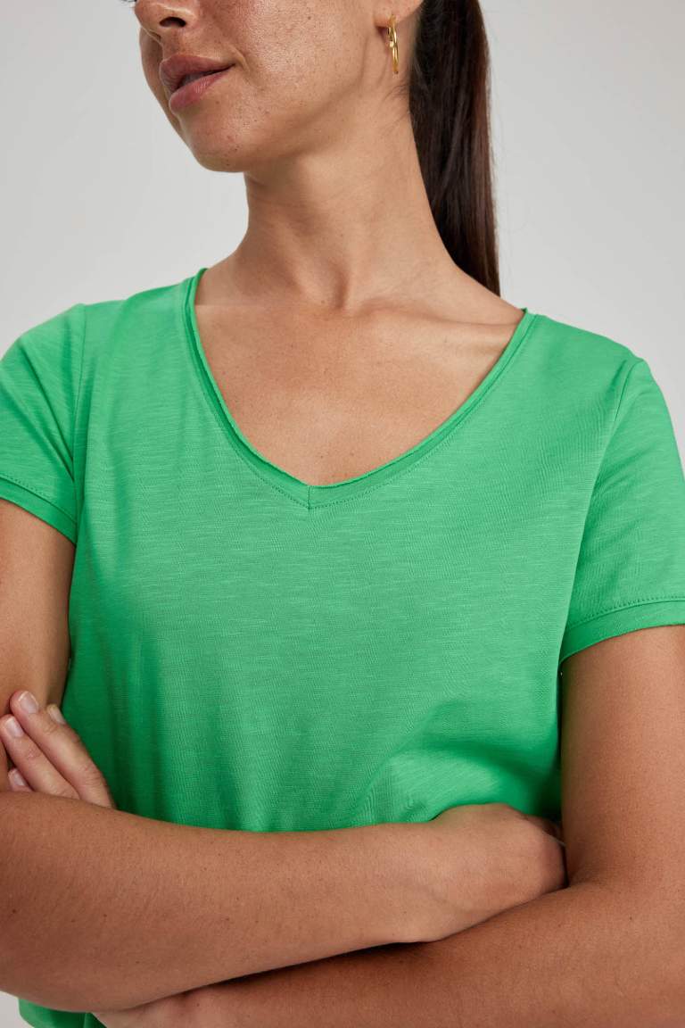 Green Woman Regular Fit V Neck Short Sleeve T Shirt 2830773 Defacto 4946