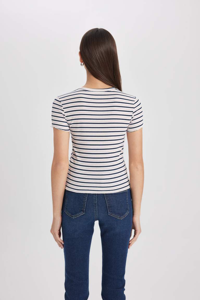 Fitted Crew Neck Striped T-Shirt