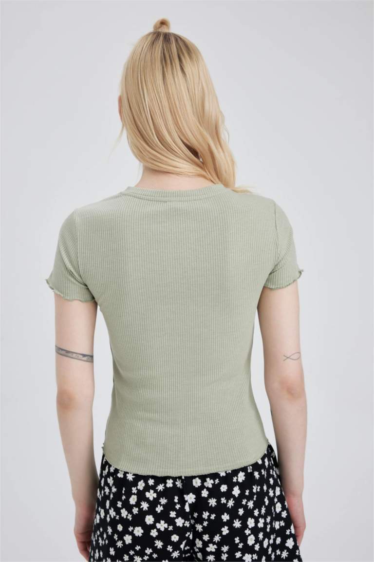 تي شيرت سليم فيت بياقة مستديرة