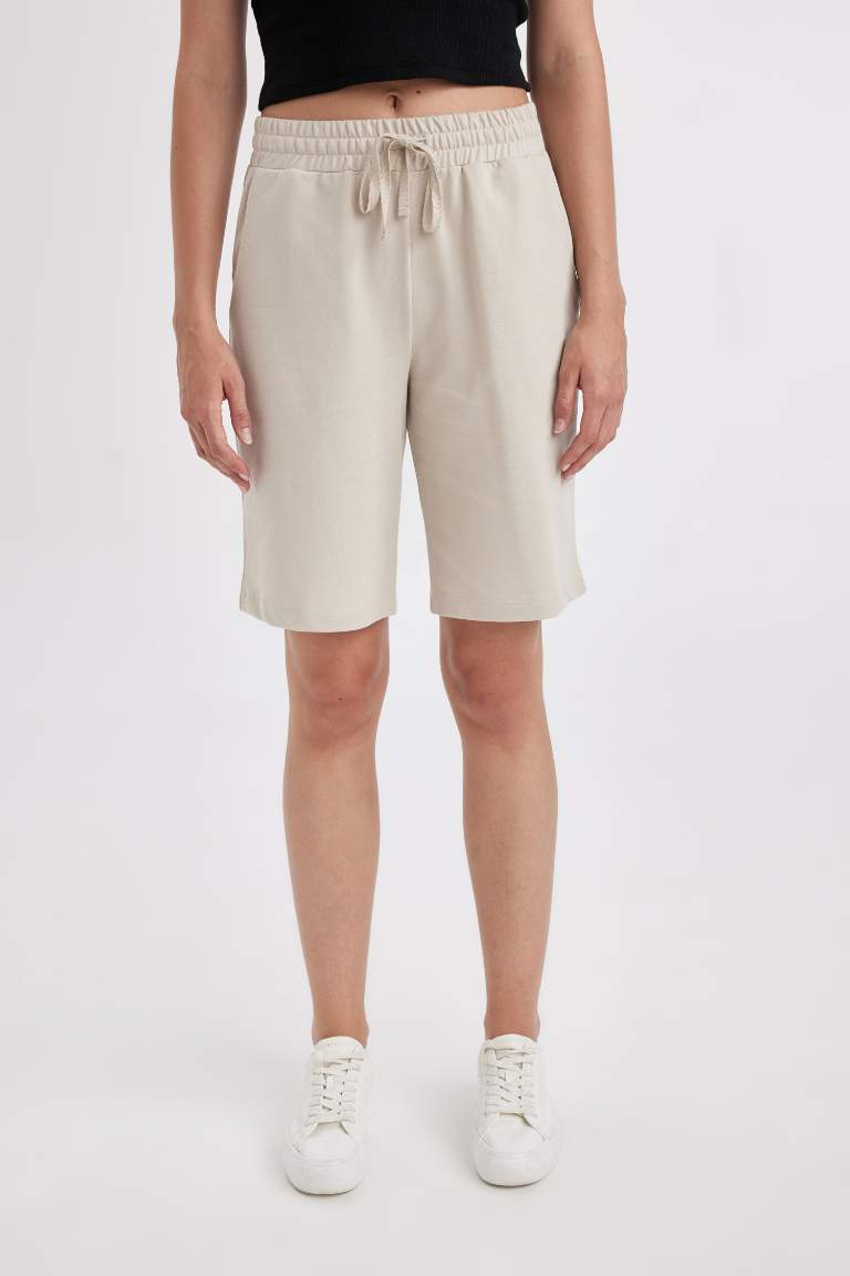 Short Bermuda à Jambe Droite coupe régulière et de Taille Régulière