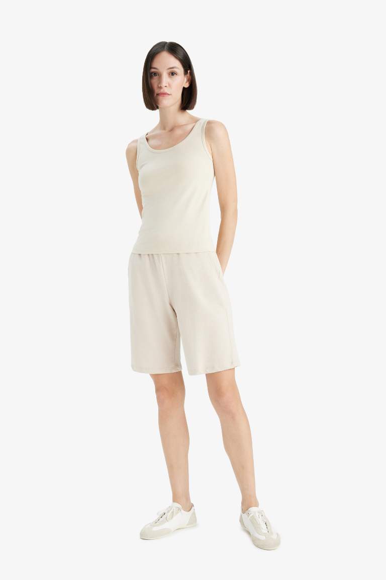Regular Fit Normal Bel Düz Paça Bermuda Şort