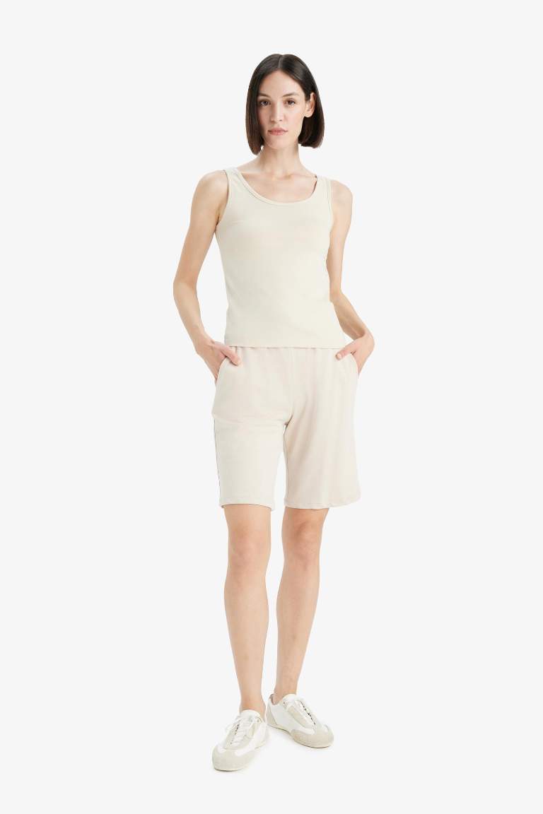 Regular Fit Normal Bel Düz Paça Bermuda Şort