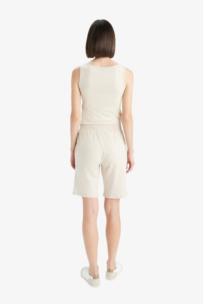 Regular Fit Normal Bel Düz Paça Bermuda Şort
