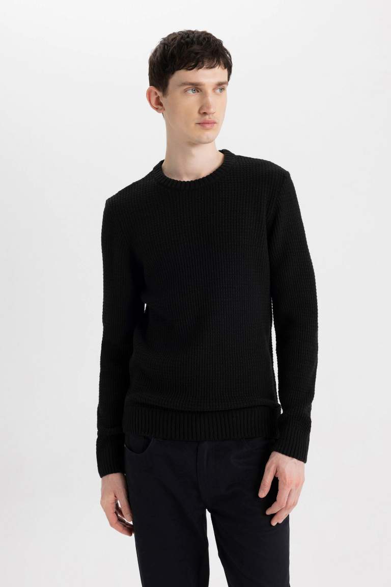 Standard Fit Crew Neck Basic Knitted Pullover