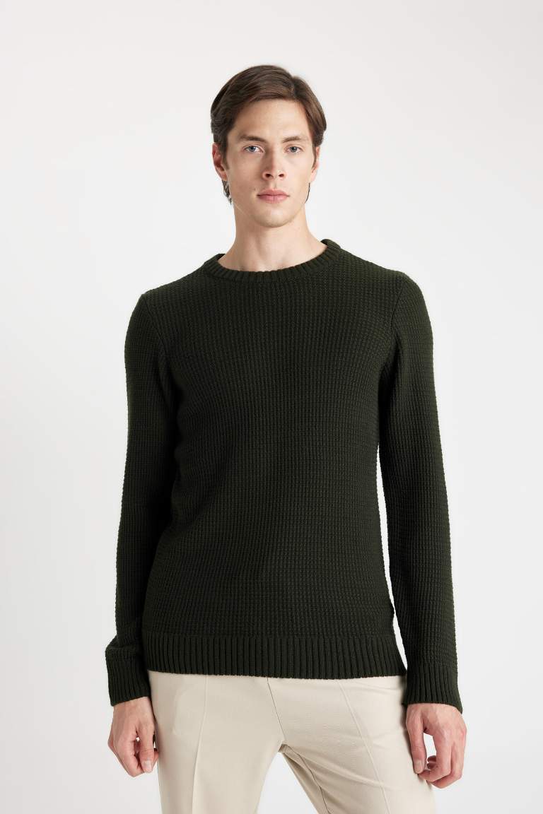 Standard Fit Crew Neck Basic Knitted Pullover