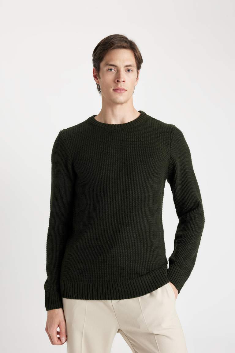 Standard Fit Crew Neck Basic Knitted Pullover