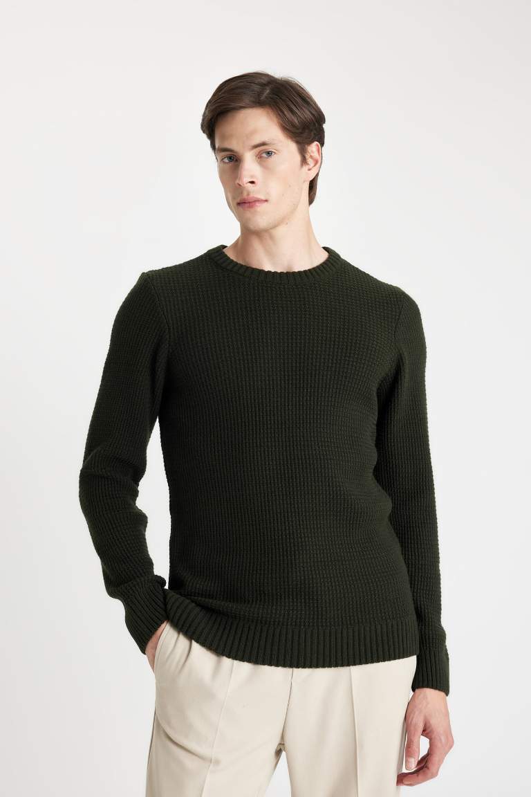 Standard Fit Crew Neck Basic Knitted Pullover