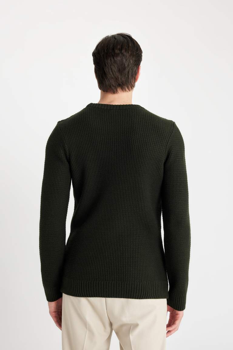 Standard Fit Crew Neck Basic Knitted Pullover