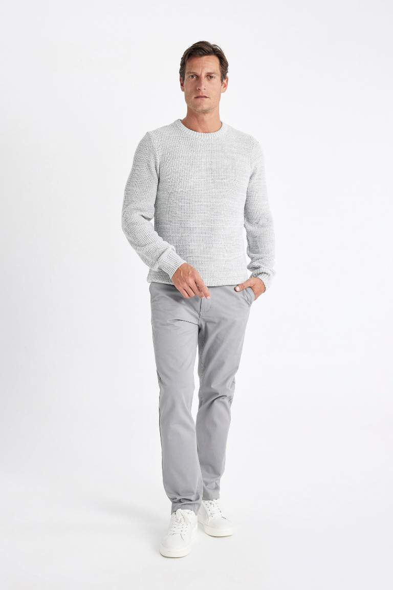 Standard Fit Crew Neck Knitted Pullover