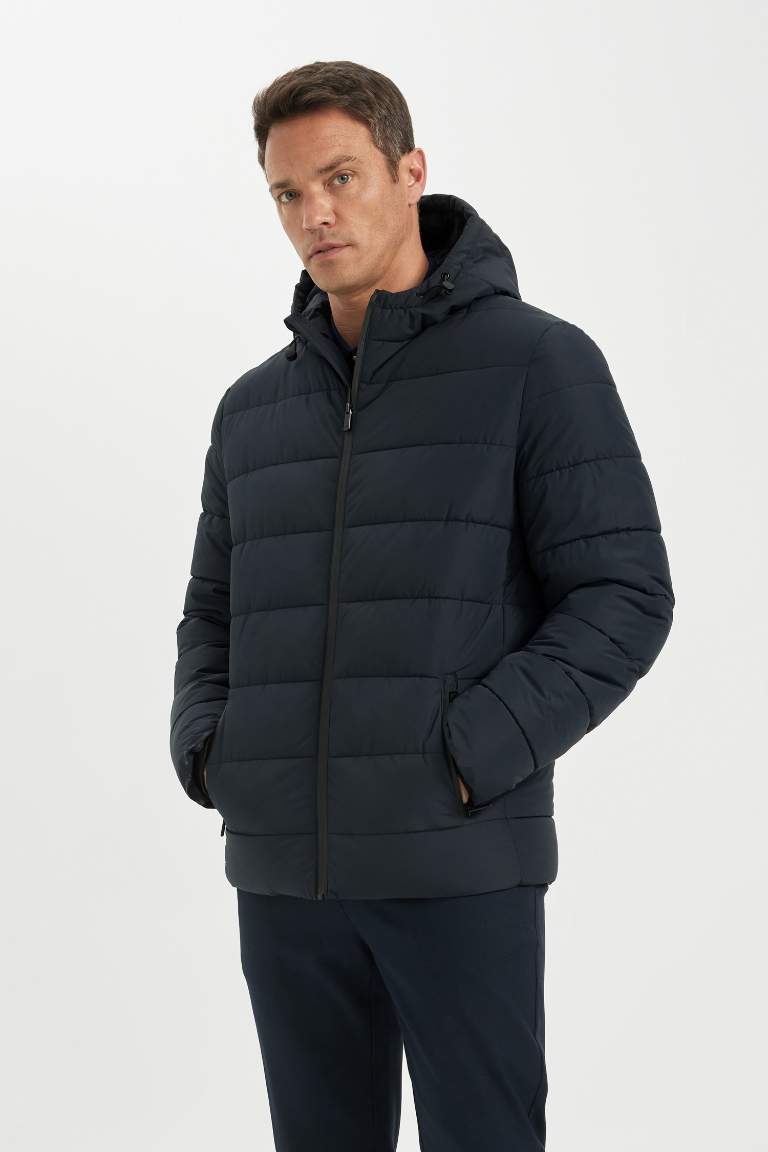 Slim Fit Kapüşonlu Şişme Mont