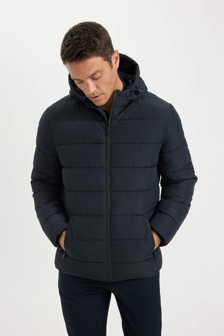 Slim Fit Kapüşonlu Şişme Mont